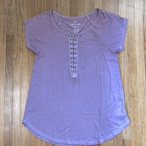 American Eagle size XS pink lace front t shirt